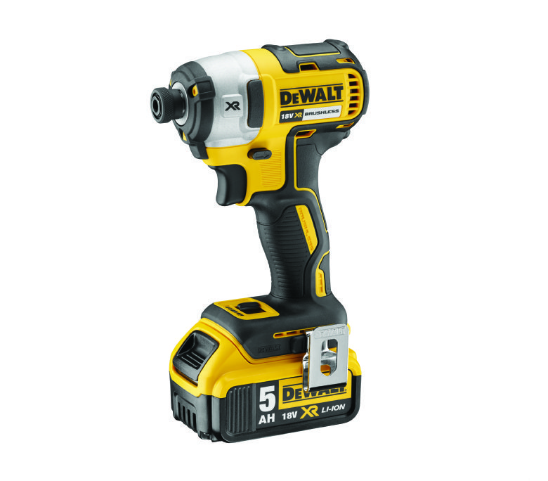 מברגת אימפקט 18V כולל 2 סוללות 5Ah ומטען DEWALT